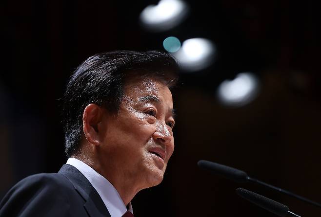 정동영 신임 통일부 장관이 25일 서울 종로구 정부서울청사 별관에서 열린 취임식에서 취임사를 하고 있다. 연합뉴스