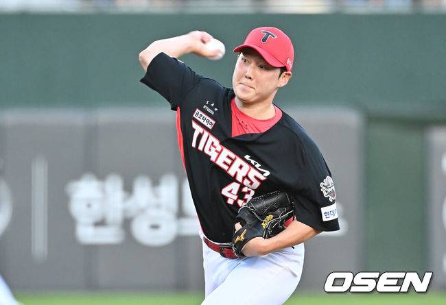 [OSEN=부산, 이석우 기자] 25일 부산 사직야구장에서 2025 신한 SOL 뱅크 KBO 리그 롯데 자이언츠와 KIA 타이거즈의 경기가 열렸다. 홈팀 롯데는 데이비슨이, 방문팀 KIA는 김건국이 선발 출전했다.KIA 타이거즈 선발 투수 김건국이 역투하고 있다. 2025.07.25 / foto0307@osen.co.kr