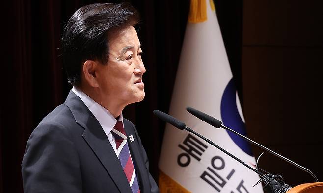 정동영 통일부 장관이 25일 서울 종로구 정부서울청사 별관에서 열린 제44대 통일부 장관 취임식에서 취임사를 하고 있다. 뉴시스