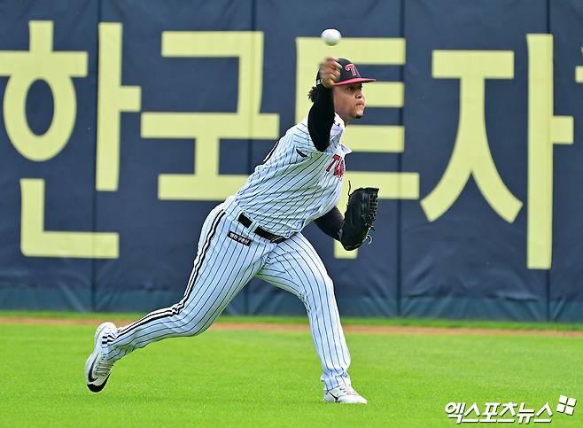 지난 5월 27일 오후 서울 송파구 잠실야구장에서 열리는 '2025 신한 SOL Bank KBO리그' 한화 이글스와 LG 트윈스의 경기, LG 에르난데스가 훈련에 임하고 있다. 엑스포츠뉴스 DB