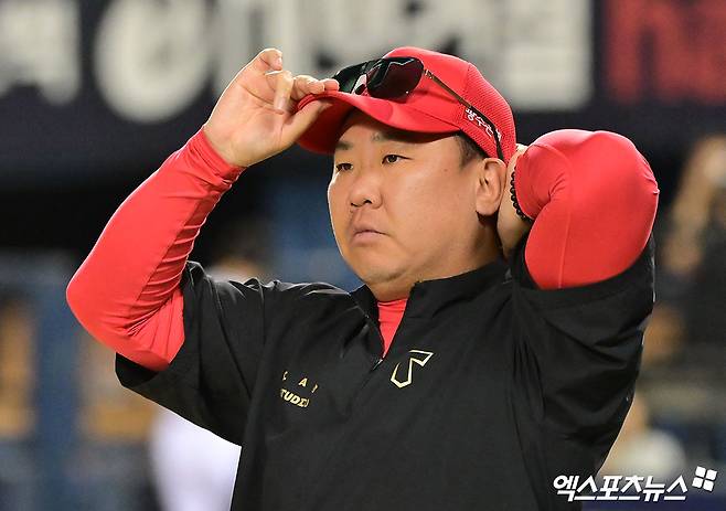 이범호 감독이 이끄는 KIA 타이거즈가 지난 24일 LG 트윈스와의 광주 홈 경기에서 패배, 2013년 이후 12년 만에 LG 상대 홈 3연전 스윕패로 고개를 숙였다. 사진 엑스포츠뉴스 DB