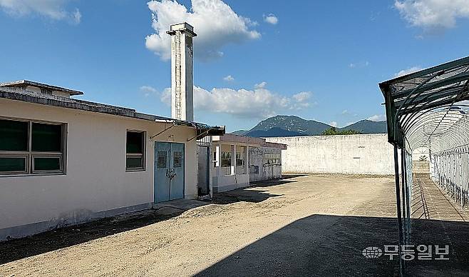 26일 장흥군 장흥읍 원도리 옛 장흥교도소 빠삐용zip. 장흥군은 지난 2019년 문화체육관광부 유휴공간 문화재생사업에 선정되며 옛 장흥교도소 부지를 매입, 사업비 103억원을 들여 이듬해부터 올해까지 6년간 리모델링 공사를 진행해 지난 25일 정식 개관했다.