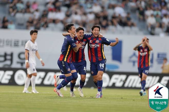 수원FC가 FC안양을 2-1로 꺾었다.(한국프로축구연맹 제공)
