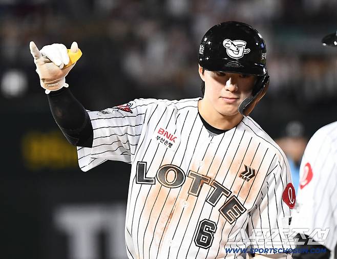 25일 부산 사직구장에서 열린 KIA와 롯데의 경기. 7회말 2사 2, 3루 한태양이 2타점 적시타를 친 후 기뻐하고 있다. 부산=정재근 기자 cjg@sportschosun.com/2025.7.25/