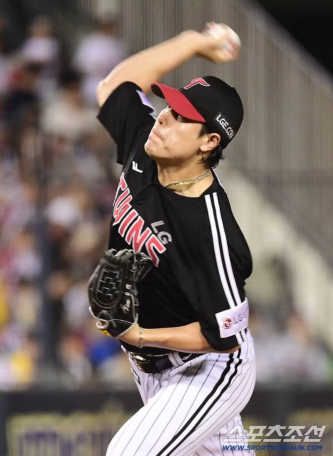 26일 잠실구장에서 열린 두산과 LG의 경기. 투구하고 있는 LG 김진성. 잠실=송정헌 기자songs@sportschosun.com/2025.07.26/