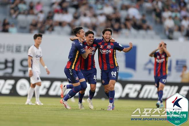 3경기 4골, 미친 활약으로 3연승을 이끈 윌리안.