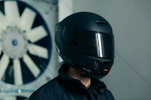 자이언 헬멧에는 교체 가능한 공기 필터와 다양한 스마트 기능이 탑재되어 있다. (출처=자이언)