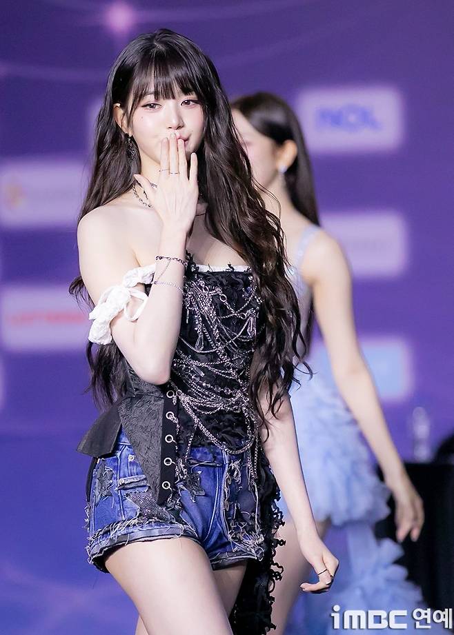 2.jpg 오늘자 SBS 가요대전 썸머 블루카펫 아이브 장원영