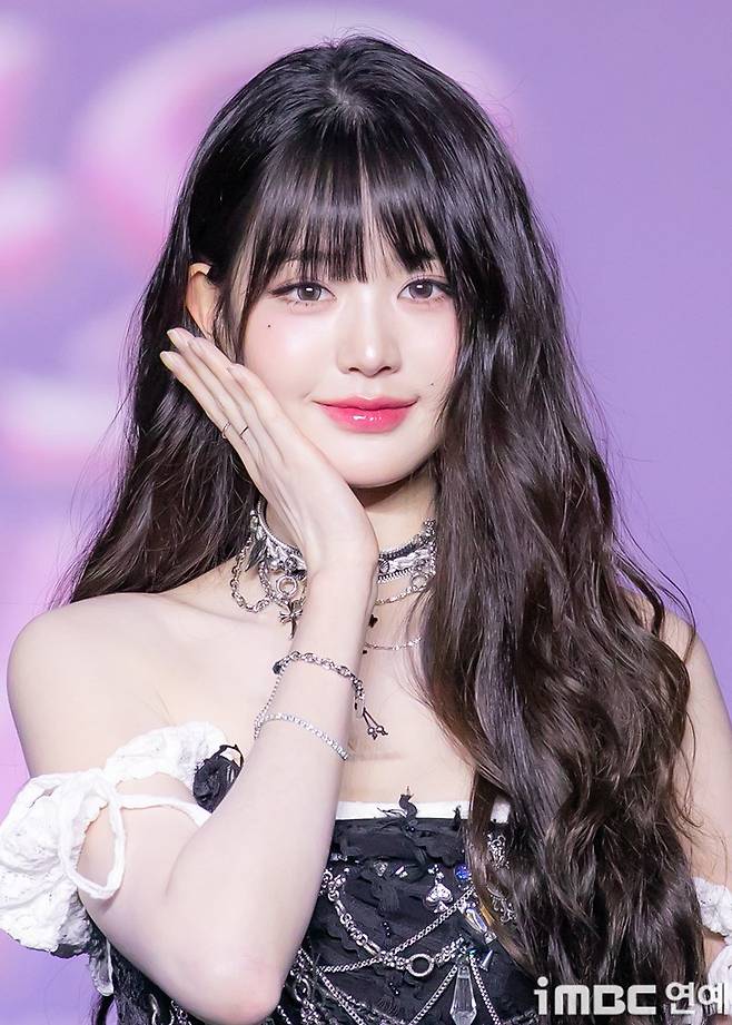 4.jpg 오늘자 SBS 가요대전 썸머 블루카펫 아이브 장원영