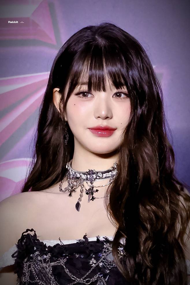 24.jpg 오늘자 SBS 가요대전 썸머 블루카펫 아이브 장원영