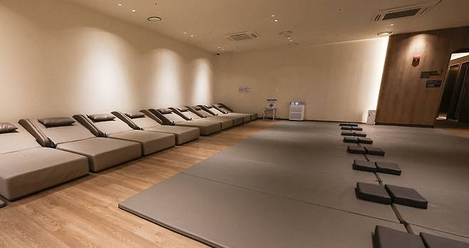 남녀 공용 수면실. 오른쪽 복도로 들어가면 남녀 분리 수면실도 있다.