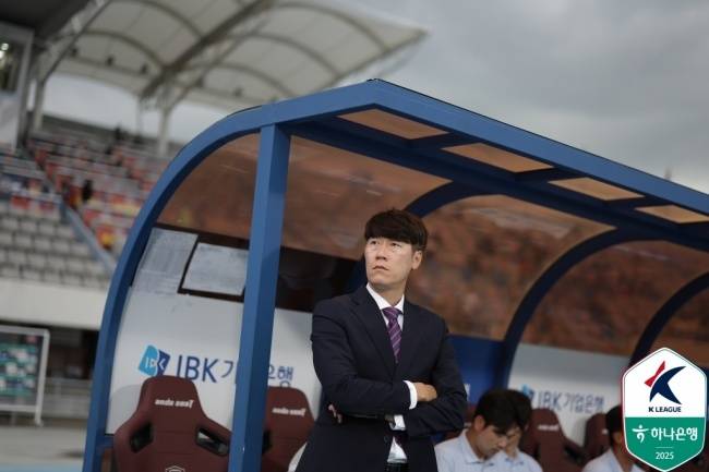 Photo = Professional Football Federation