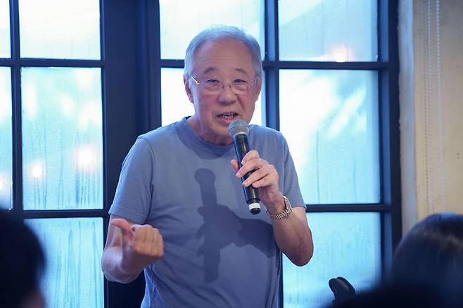 [제주=뉴시스]류진 한국경제인협회 회장이 18일 제주 서귀포시 한 식당에서 열린 '2025 한경협 CEO 제주하계포럼' 기자간담회에서 발언하고 있다. (사진 = 한경협) 2025.07.20. photo@newsis.com   *재판매 및 DB 금지