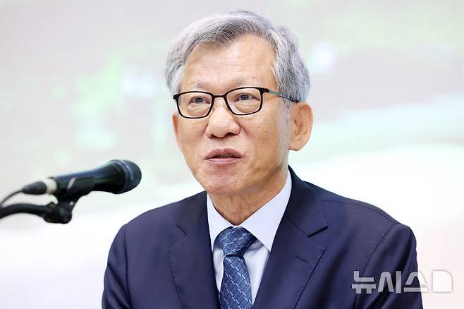 [서울=뉴시스] 박진희 기자 = 유홍준 신임 국립중앙박물관 관장이 24일 서울 용산구 국립중앙박물관에서 기자간담회를 하고 있다. 2025.07.24. pak7130@newsis.com