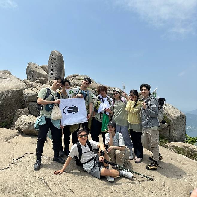 앞줄부터 빠니보틀(왼쪽), 권은비. 부산관광공사