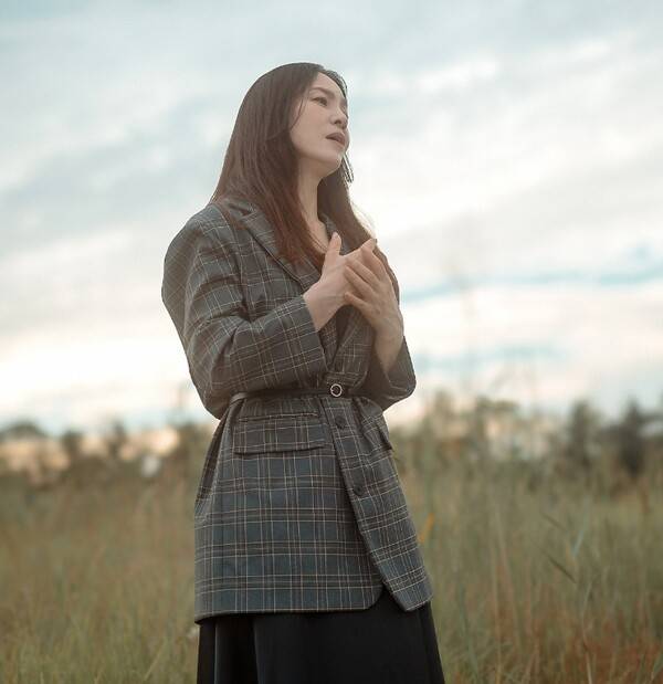 ▲ 27일 '리:왁스' 두번째 싱글 '황혼의 문턱'을 발표하는 왁스. 제공|펀한엔터테인먼트