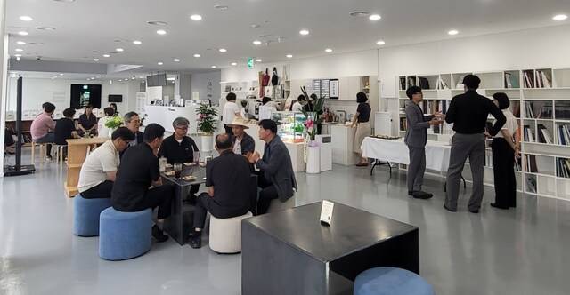 ▲ 충북 청주시립미술관 본관 1층 시니어 카페 사진. /청주시 제공