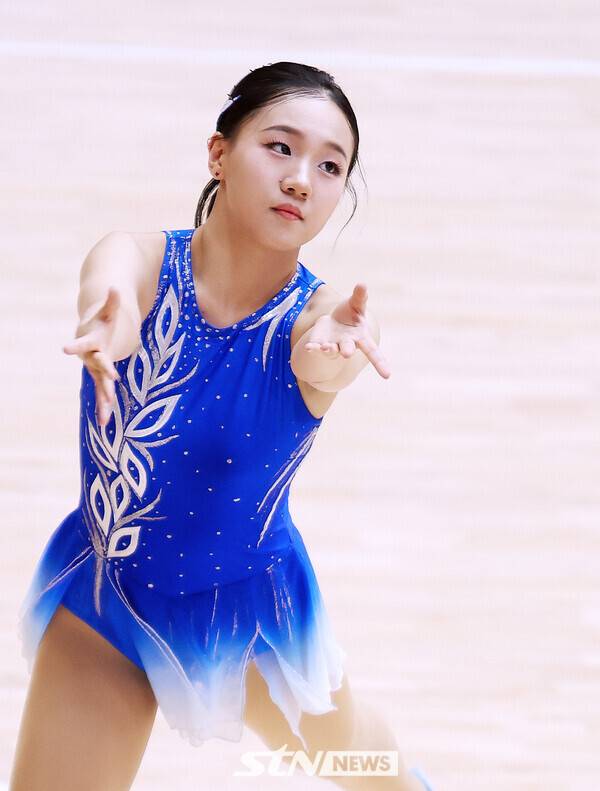 27일 제천체육관에서 치러진 '제20회 아시아 롤러스케이팅 선수권대회' 아티스틱 여자 주니어 프리 쇼트 프로그램에서 정은채(경기 금곡고)가 연기를 펼치고 있다. /사진(제천)=강명호 기자