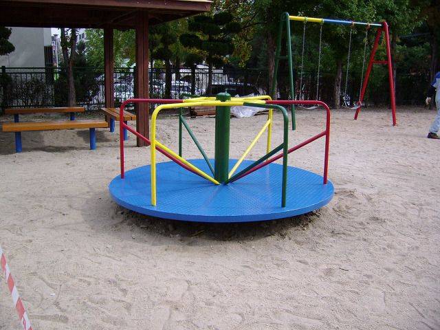 요즘 놀이터에서 사라진것 .jpg