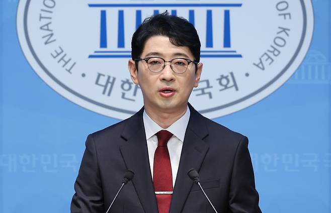 국민의힘 주진우 의원이 24일 서울 여의도 국회 소통관에서 국민의힘 당대표 출마 선언 기자회견을 하고 있다. 사진=연합뉴스