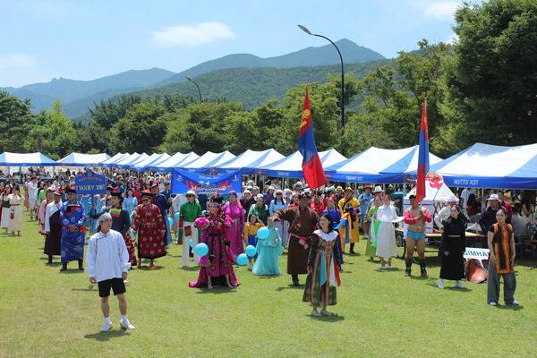 지난 12일 부산 홍법사에서 나담 축제가 열리고 있다.  주부산몽골영사관 제공