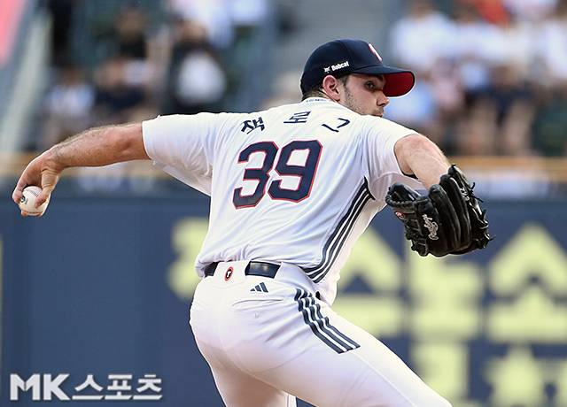 잭 로그는 27일 LG전에 두산의 선발투수로 나선다. 사진=천정환 기자