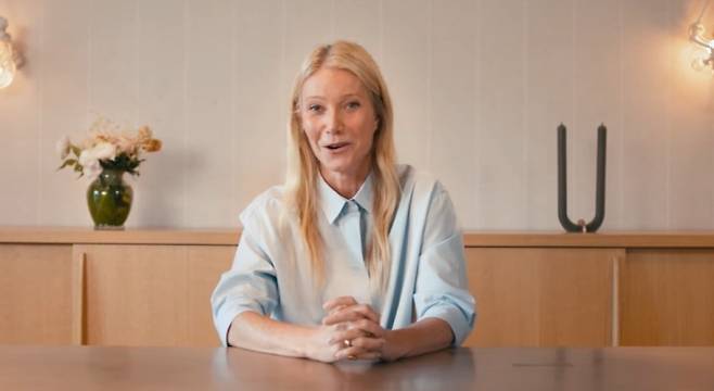 미국 정보기술(IT) 기업 아스트로노머 영상에 등장한 배우 귀네스 팰트로의 모습. 아스트로노머 유튜브 캡처