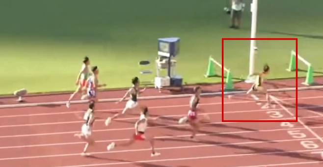 지난 26일 일본 히로시마의 핫스태프 필드 히로시마에서 열린 일본고교육상대회 남자 100m 결승에서 10초00의 기록으로 가장 먼저 결승선을 통과한 시미즈 소라토. /사진=마르카 영상 캡처