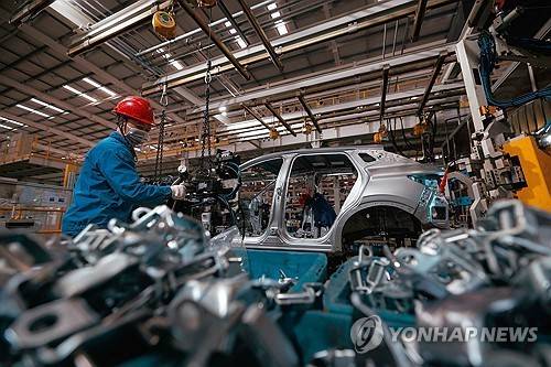 중국의 한 전기차 공장 [EPA 연합뉴스 자료사진]