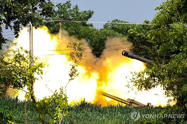 '국경 충돌' 태국-캄보디아, 휴전 모색…사망자는 32명으로 늘어