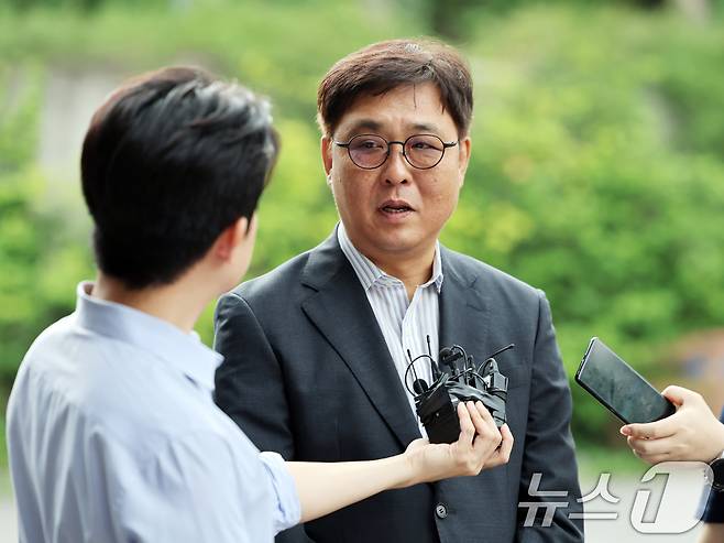 최휘영 문화체육관광부 장관 후보자가 14일 오전 서울 종로구 국립현대미술관에 마련된 인사청문회 사무실로 출근하며 소감을 밝히고 있다. 2025.7.14/뉴스1 ⓒ News1 황기선 기자