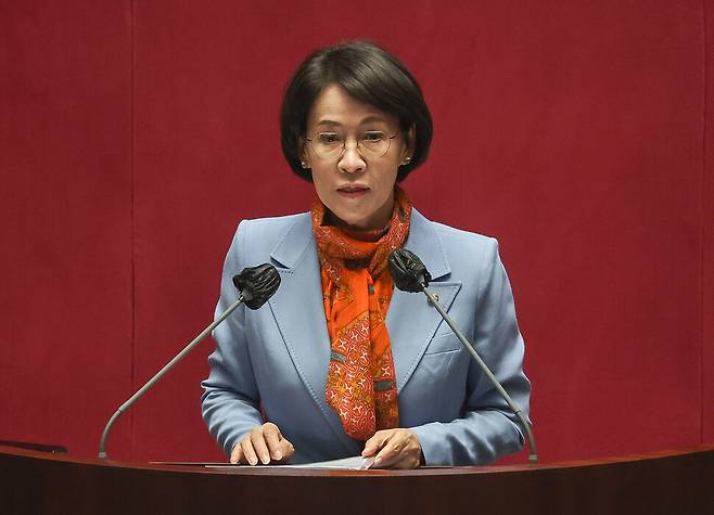 6·1 재보궐선거에서 당선된 이인선 국민의힘 의원이 2022년 6월4일 서울 여의도 국회에서 열린 본회의에서 인사말을 하고 있다. 공동취재사진