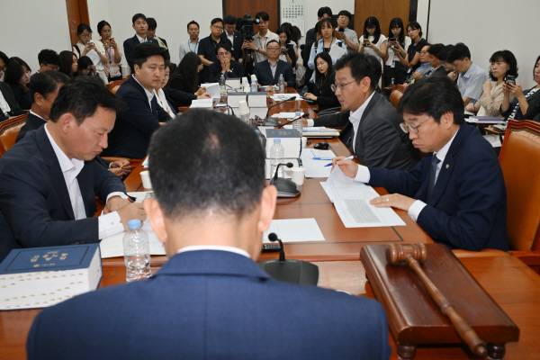 28일 국회 환노위 소위원회가 열리고 있다. 김정록 기자