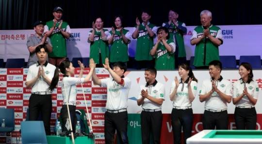 입장하는 하나카드 선수단 / 사진=PBA 제공. 연합뉴스