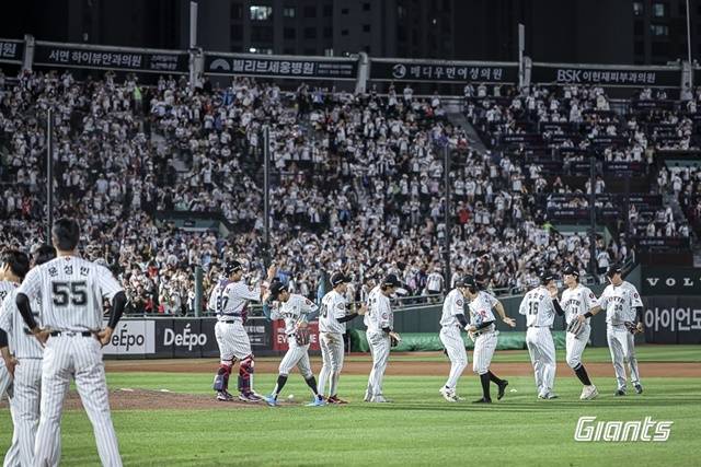 파죽의 5연승을 달린 롯데 선수단. 사진=롯데 제공