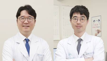 (사진 왼쪽부터) 서울아산병원 소화기내과 황성욱·김민규 교수