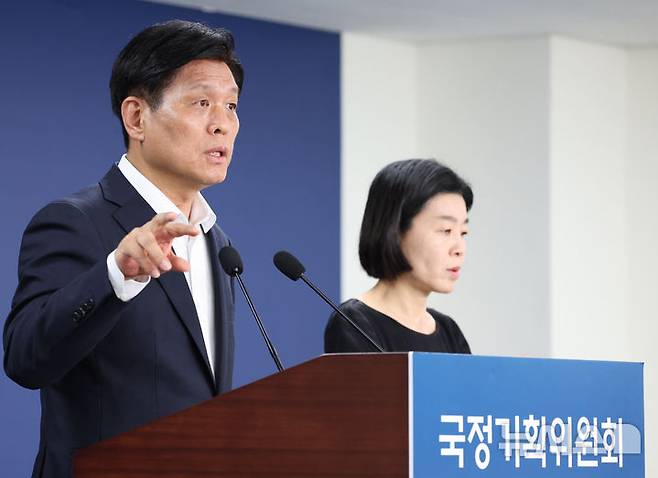 [서울=뉴시스] 김명원 기자 = 조승래 국정기획위원회 대변인이 지난달 29일 서울 종로구 정부서울청사 별관 국정기획위원회에서 열린 현안 관련 기자간담회에 참석해 발언하고 있다. 2025.06.29. kmx1105@newsis.com