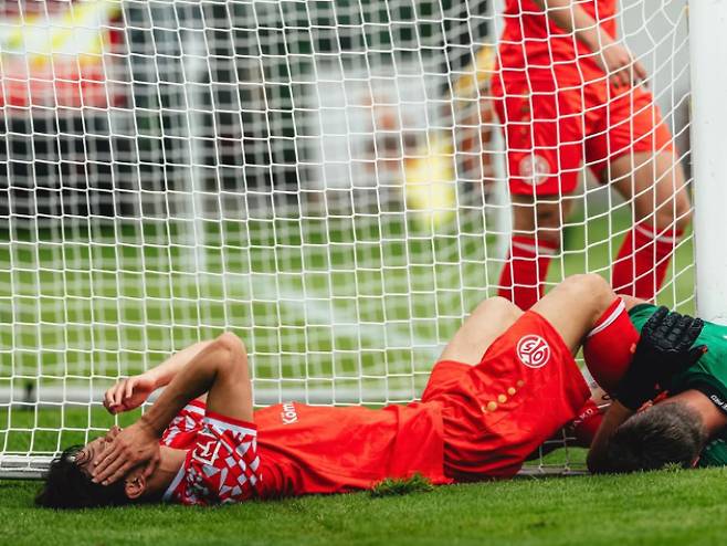 광대뼈 골절 부상 입은 이재성. 마인츠 SNS 캡처