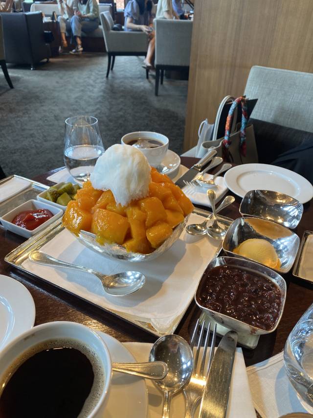 서울신라호텔 라운지에서 판매하고 있는 애플망고 빙수. 가격은 11만 원이다. 독자 제공