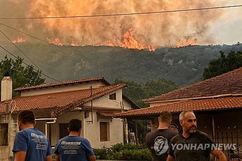 산불 피해 이어지는 그리스  [로이터=연합뉴스 자료사진. 재판매 및 DB 금지]