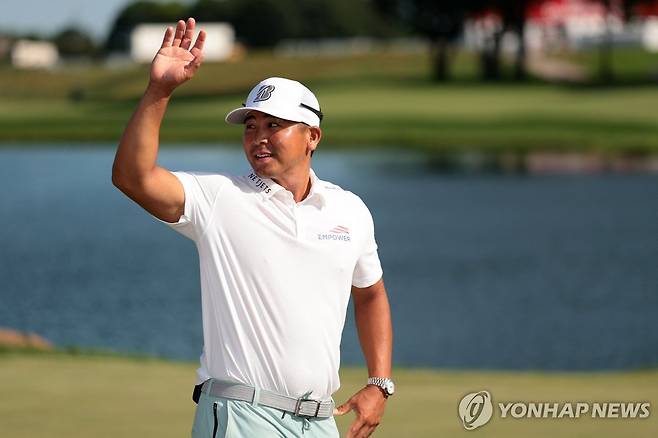 우승을 확정하고 환호하는 기타야마 [AFP/게티이미지=연합뉴스]