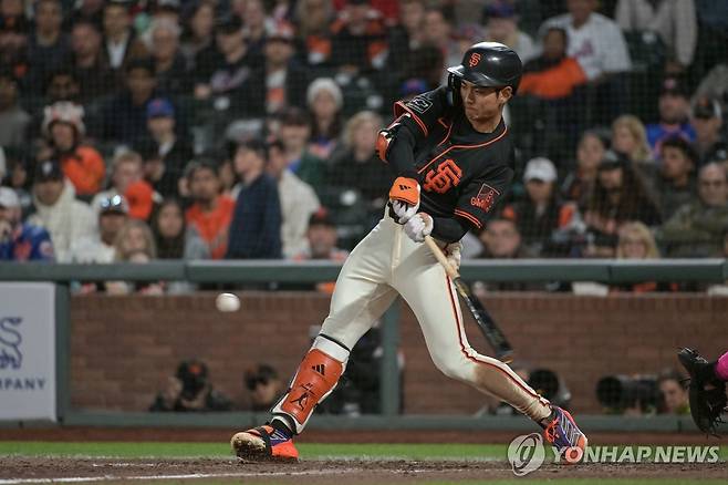 이정후의 타격 모습.  [로이터=연합뉴스] Mandatory Credit: Ed Szczepanski-Imagn Images