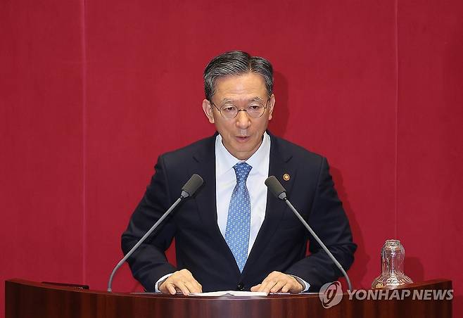 인사말하는 정성호 법무부 장관 (서울=연합뉴스) 박동주 기자 = 정성호 법무부 장관이 23일 국회 본회의에서 인사말을 하고 있다. 2025.7.23 pdj6635@yna.co.kr