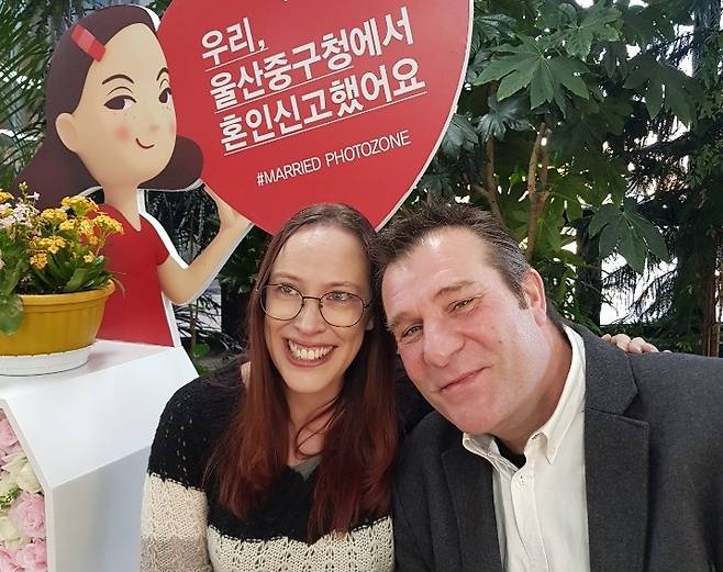 울산이 가진 매력에 빠져 지난 2007년부터 정착한 사만다 페트 제인(왼쪽)씨.