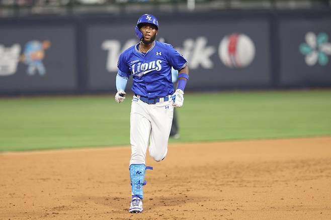 29일 오후 6시30분 대전 한화생명볼파크에서 열린 '2025 신한 SOL 뱅크 KBO리그' 삼성 라이온즈와 한화 이글스 경기에서 디아즈가 33홈런과 함께 100번째 타점을 달성했다. <삼성 라이온즈 제공>