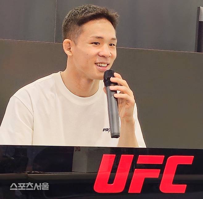 지난달 열린 팬사인회에서 박현성이 팬들의 질문에 답하고 있다. 이주상기자 rainbow@sportsseoul.com