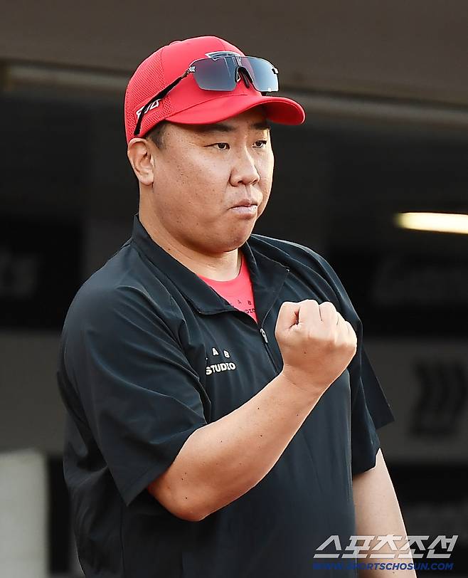 25일 부산 사직구장에서 열린 KIA와 롯데의 경기. KIA 이범호 감독이 선수들을 독려하고 있다. 부산=정재근 기자 cjg@sportschosun.com/2025.7.25/