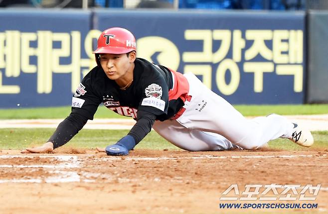 29일 잠실구장에서 열린 LG 트윈스와 KIA 타이거즈의 경기. KIA 홍종표가 홈을 쇄도하고 있다. 잠실=박재만 기자 pjm@sportschosun.com/2025.06.29/