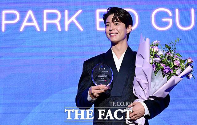 배우 박보검이 29일 오전 서울 강남구 논현동 SJ쿤스트할레에서 열린 '2025 한국관광 명예홍보대사 위촉식'에 참석해 포토타임을 갖고 있다. /임영무 기자