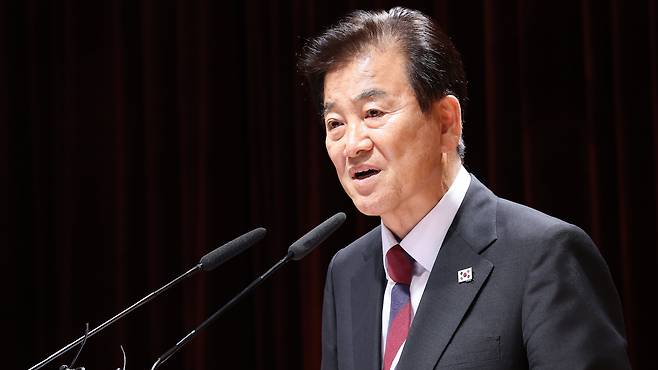 South Korean Unification Minister Chung Dong-young delivers his inaugural address during a swearing-in ceremony at the Government Complex Seoul in Jongno District on July 25, 2025./News1